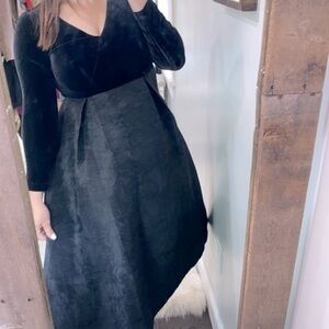 Soiree black poof dress size medium new with tags